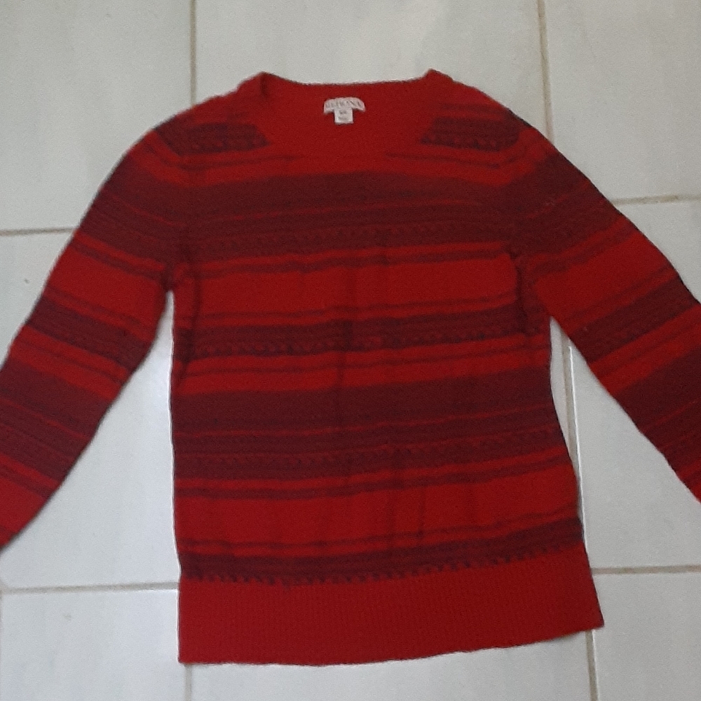 Red long sleeve sweater/shirt